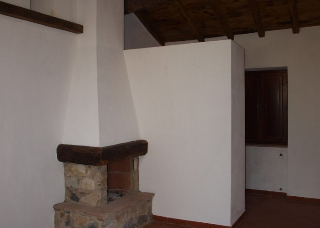 Sale Cottages and Stonehouses Villafranca in Lunigiana - P108 village with panoramic views Locality 