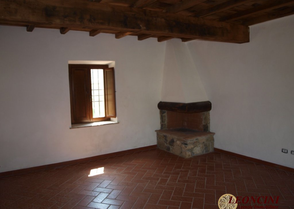 Sale Cottages and Stonehouses Villafranca in Lunigiana - P108 village with panoramic views Locality 