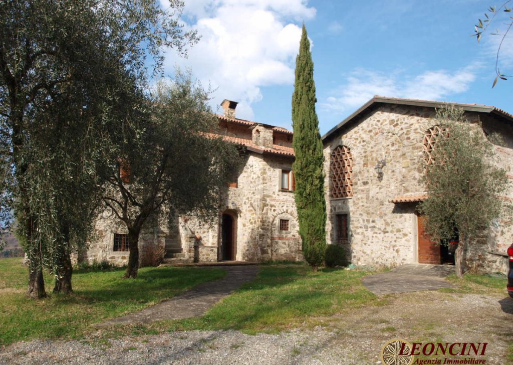 Sale Cottages and Stonehouses Bagnone - P121 Stone house with land Locality 