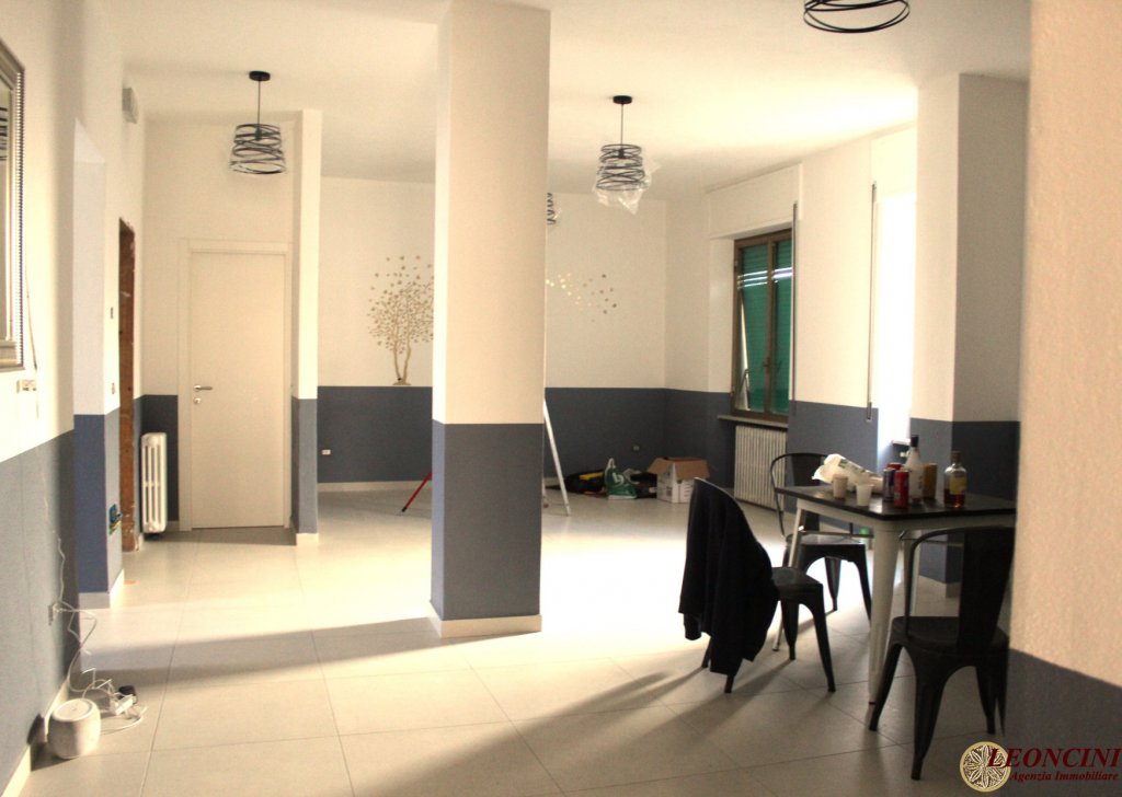 Fondi Commerciali in affitto  145 m², Villafranca in Lunigiana