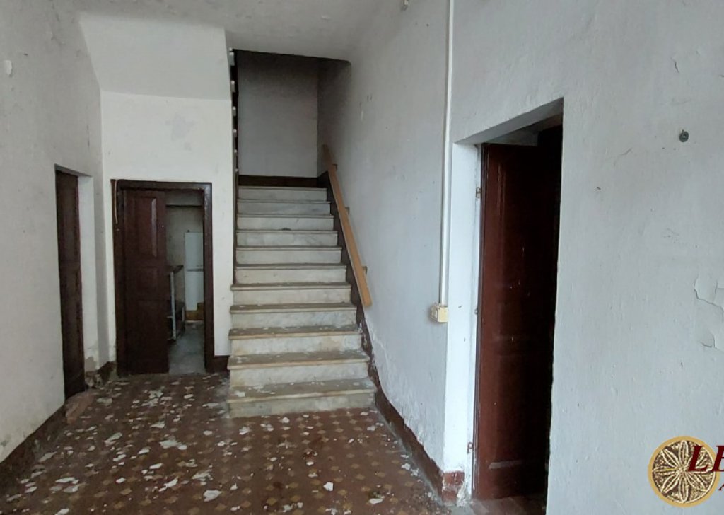 Sale Stonehouses in Historic Center Tresana - A391 independent property Locality 