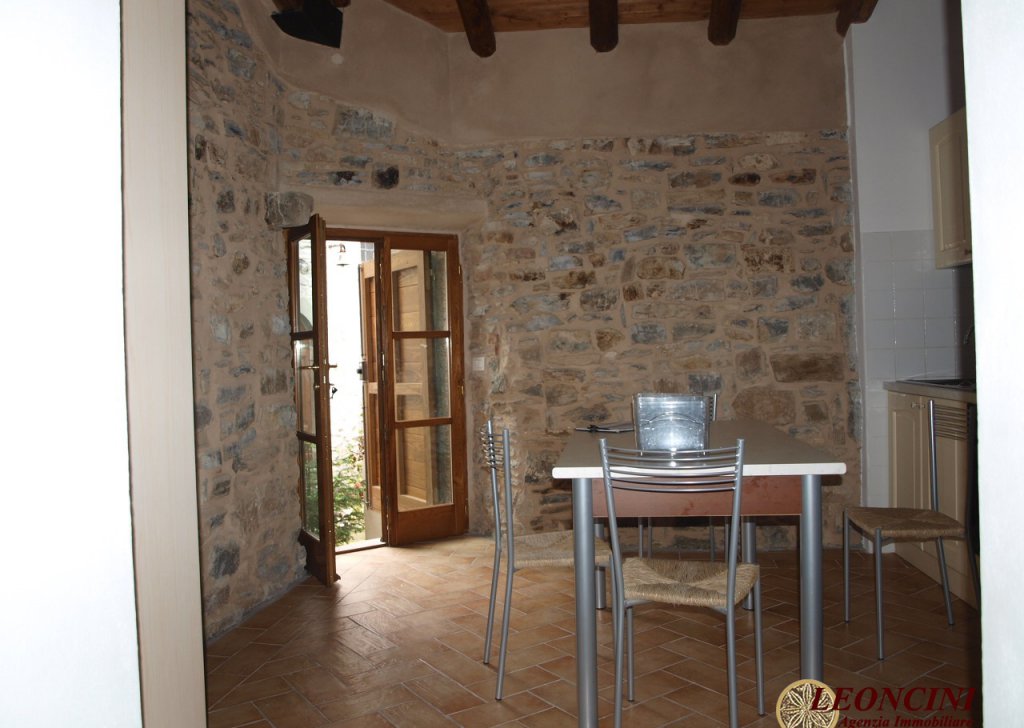 Stonehouses in Historic Center for auction  via Mochignano 23, Bagnone, locality Mochignano