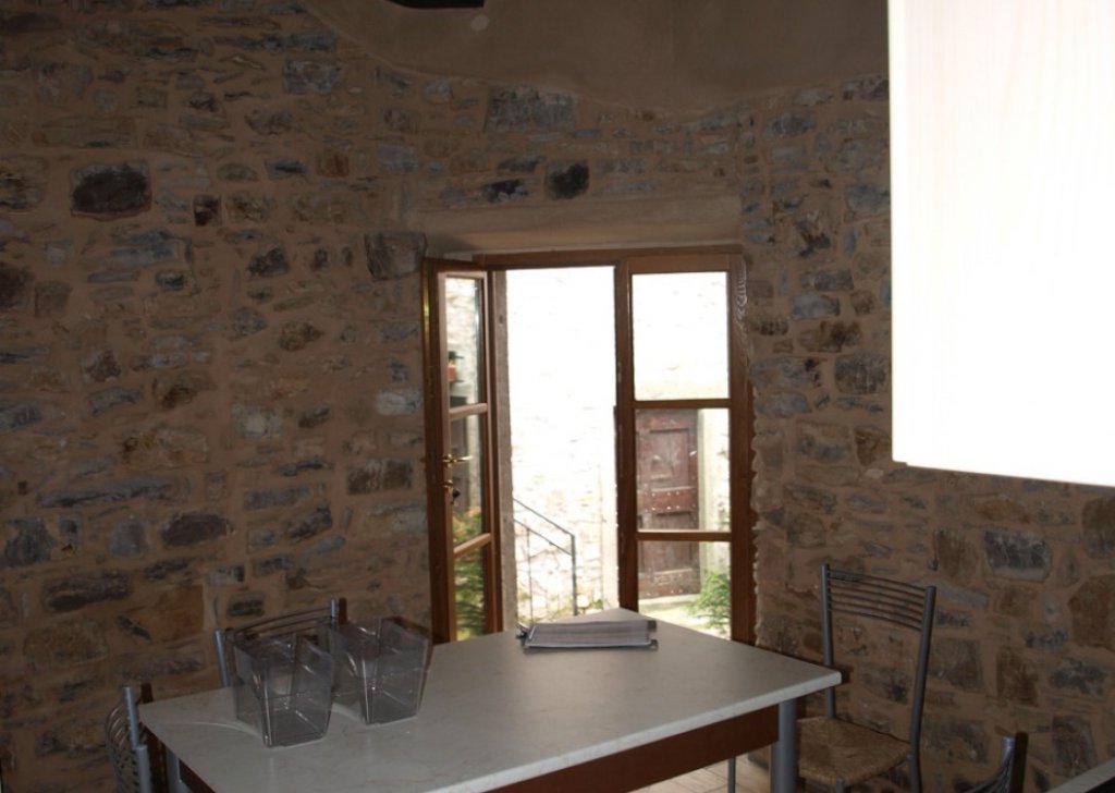 Stonehouses in Historic Center for auction  via Mochignano 23, Bagnone, locality Mochignano