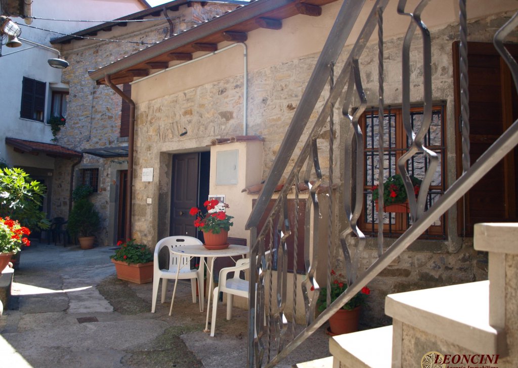 Stonehouses in Historic Center for auction  via Mochigano 34, Bagnone, locality Mochignano