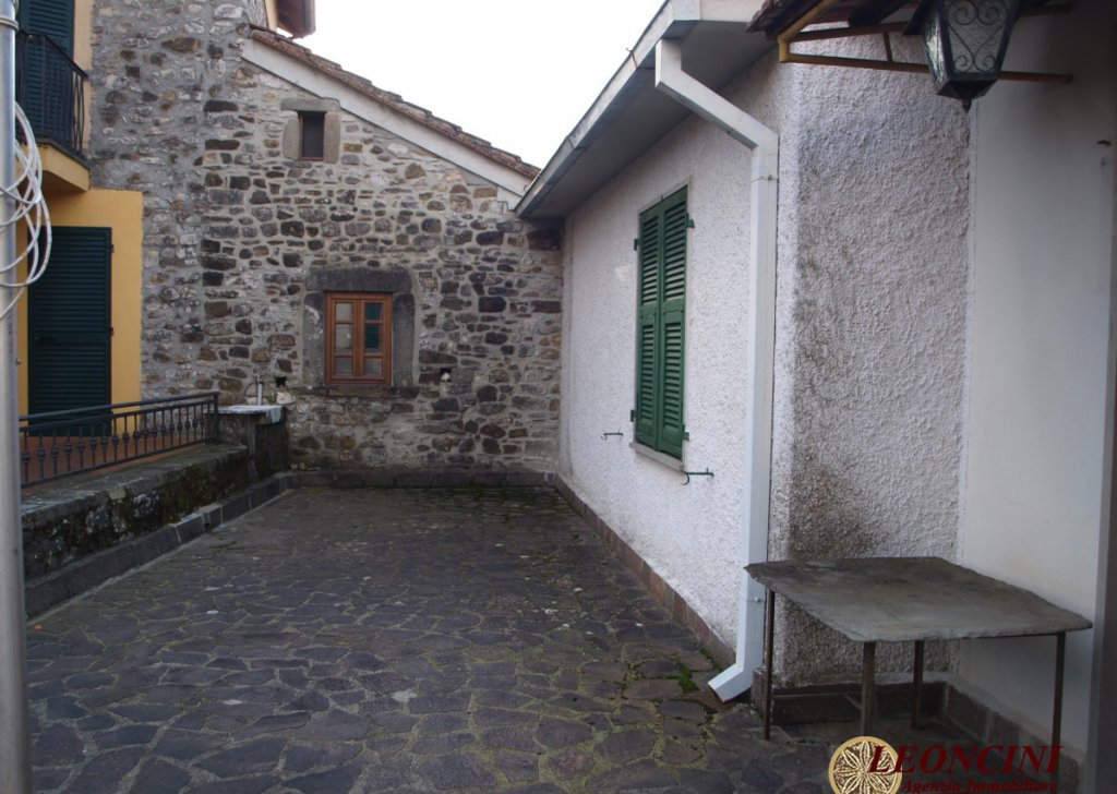 Sale Stonehouses in Historic Center Villafranca in Lunigiana - A484 Locality 