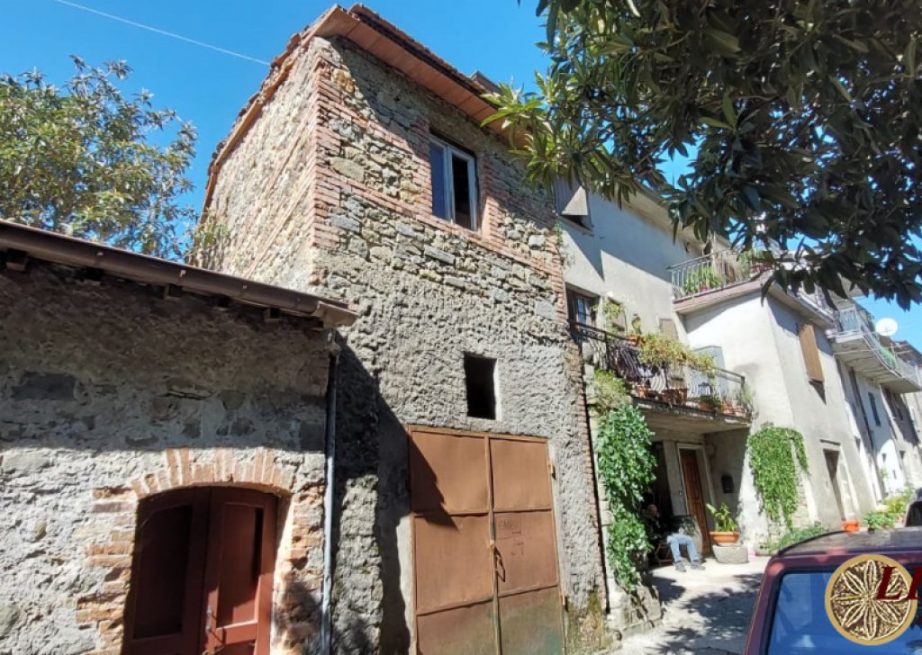 Stonehouses in Historic Center for sale  Borgo Santa Maria 22, Filattiera, locality Centro Storico