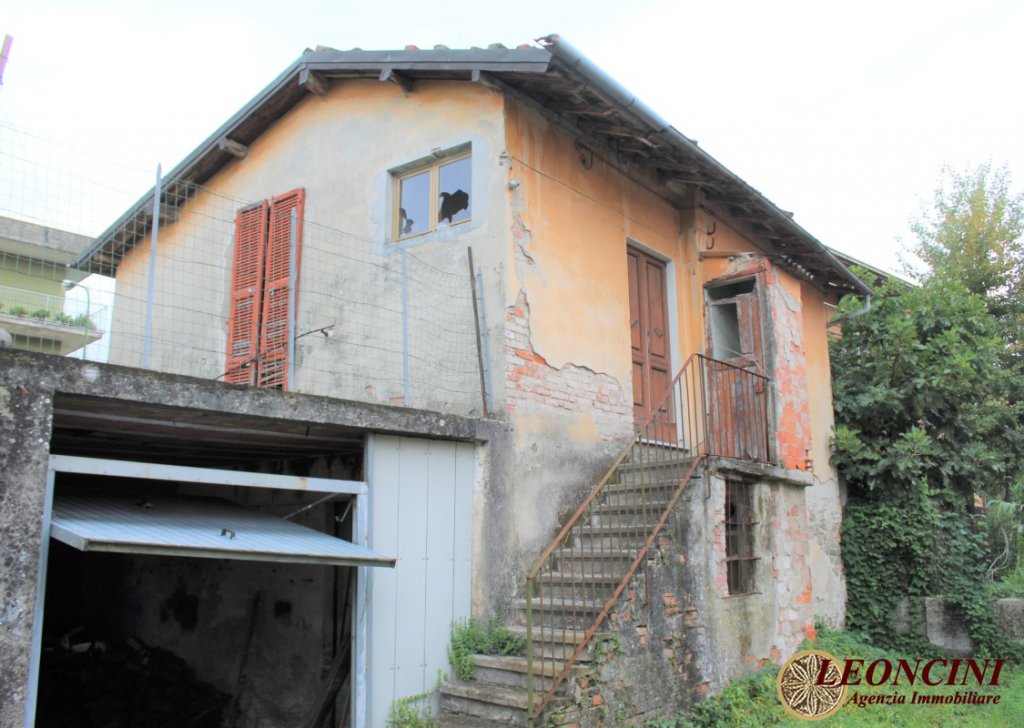 Sale Cottages and Stonehouses Villafranca in Lunigiana - house with garden Locality 