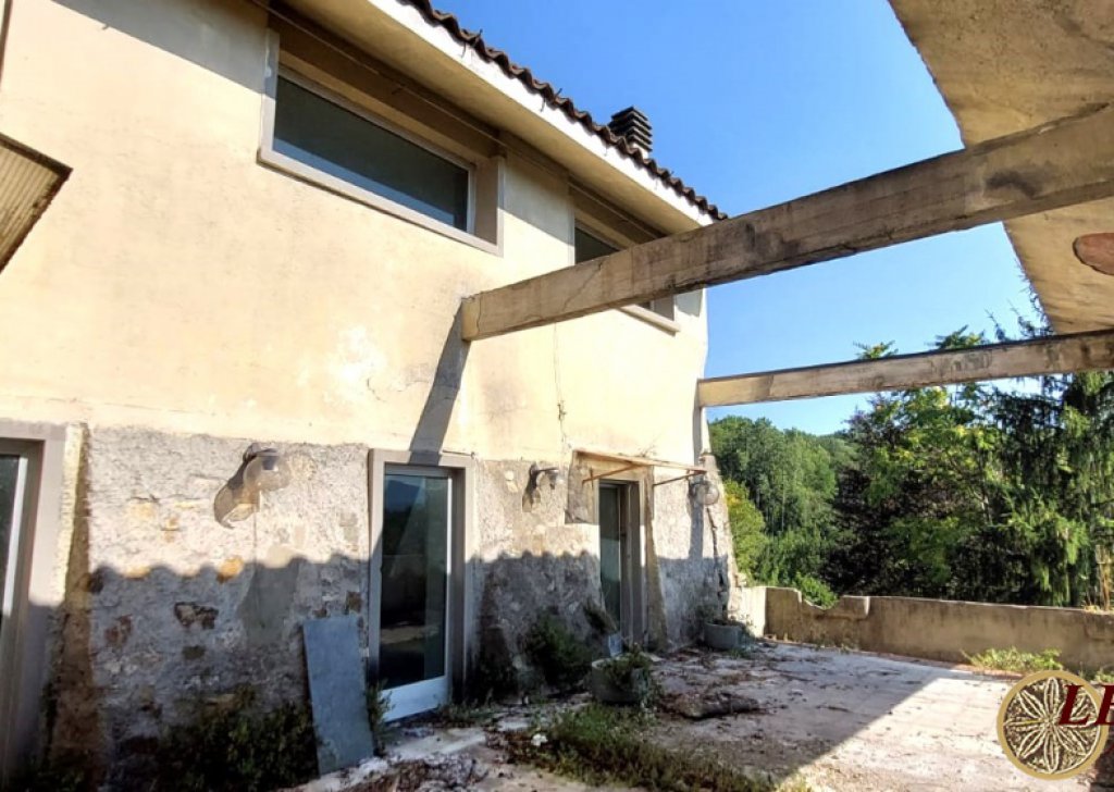 Cottages and Stonehouses for sale  via pastina 22, Bagnone