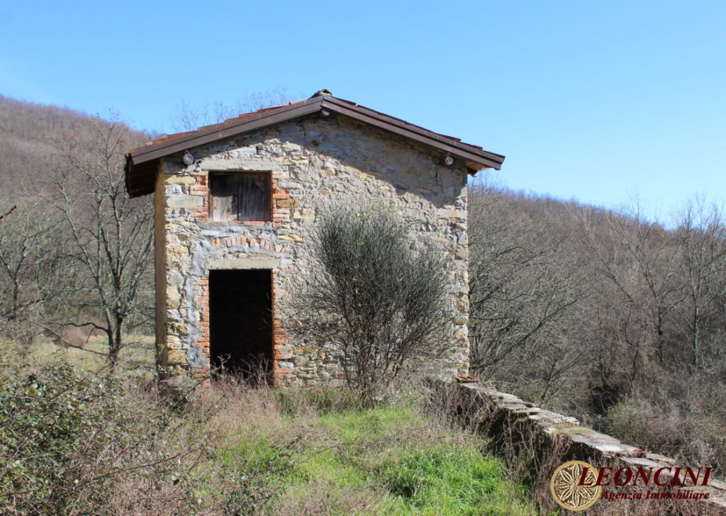 Cottages and Stonehouses for sale  via Costa 23, Pontremoli, locality Case Sparse