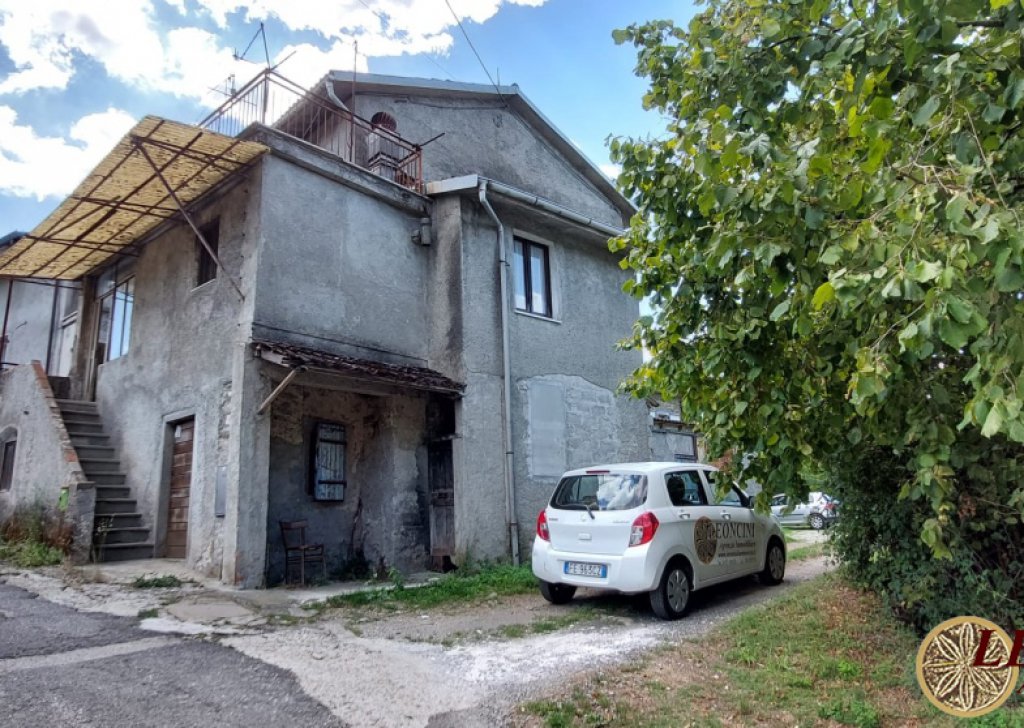 Sale Stonehouses in Historic Center Filattiera - House to renovate Locality 