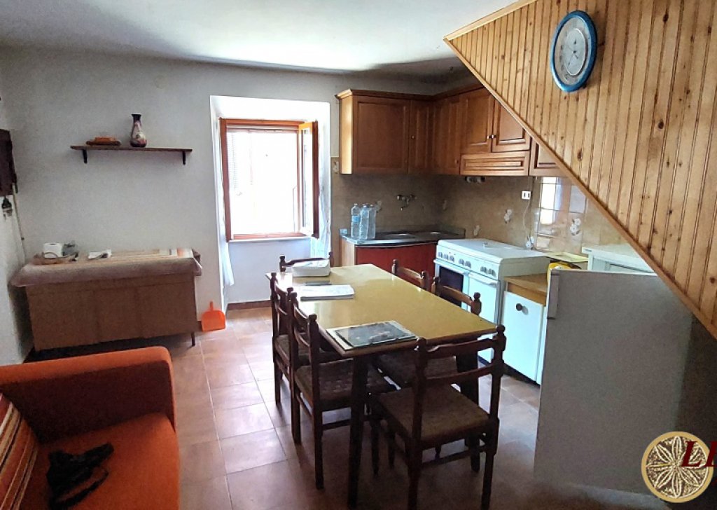 Sale Stonehouses in Historic Center Bagnone - A339 House in the historic center Locality 