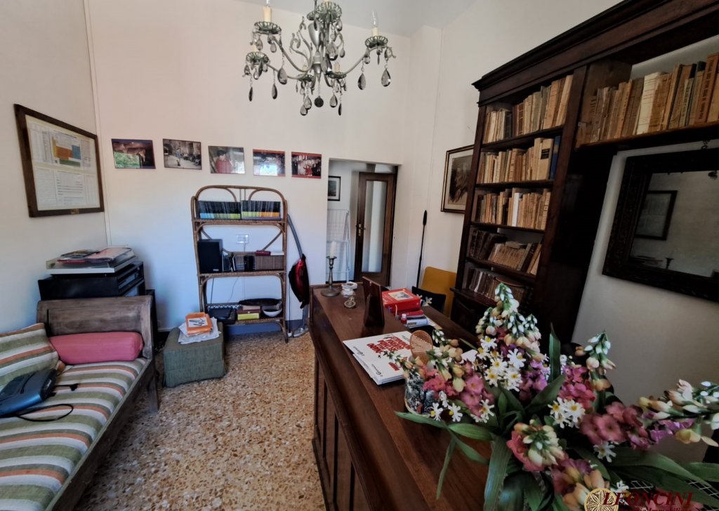 Sale Stonehouses in Historic Center Mulazzo - A352 Elegant home in the historic center with garden Locality 