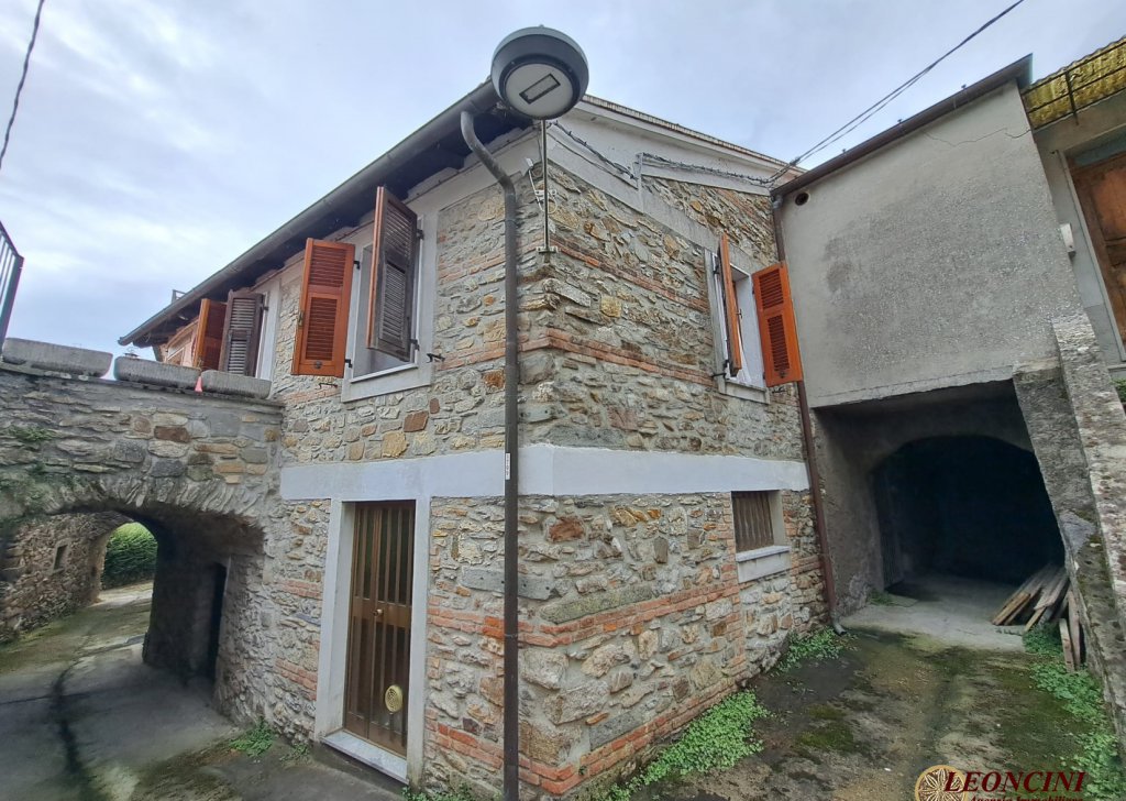 Stonehouses in Historic Center for sale  via Gabbiana 22, Bagnone, locality Gabbiana