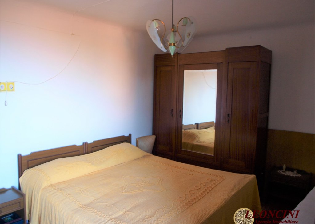 Sale Stonehouses in Historic Center Bagnone - A378 house in the historic center Locality 