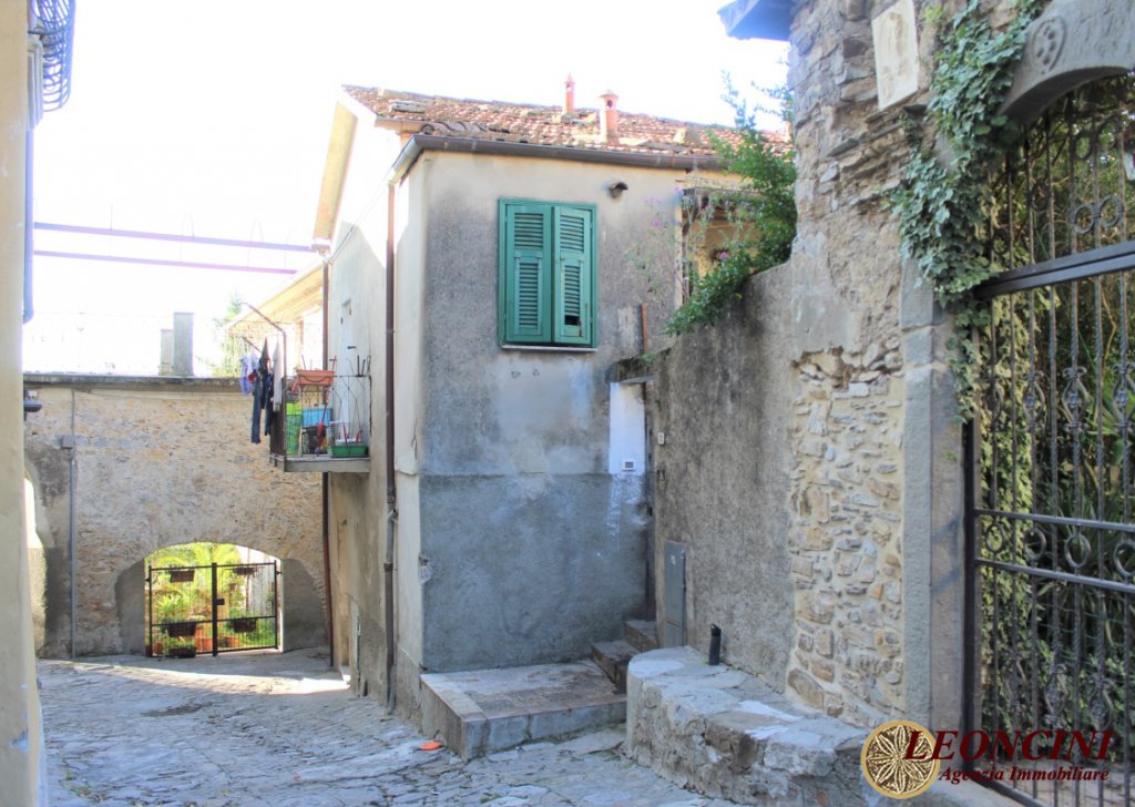 Vendita Rustico in Centro Storico Bagnone - A386 Abitazione in centro storico Località Corvarola