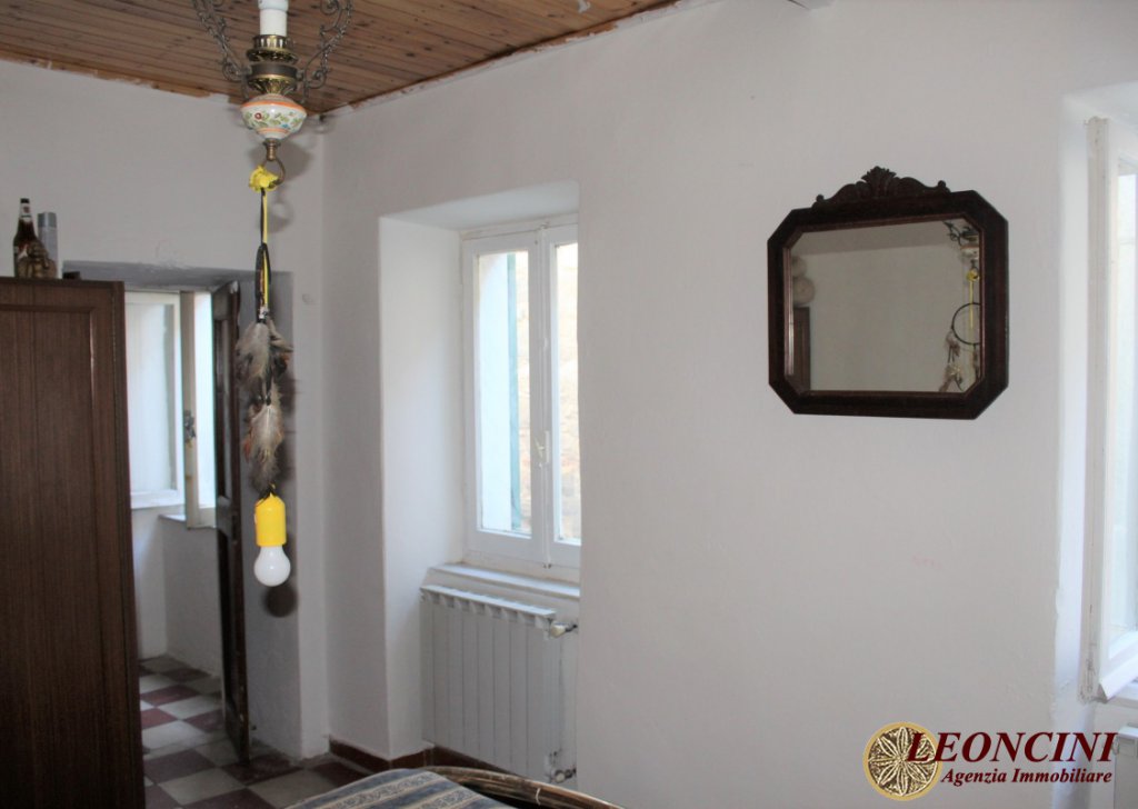 Sale Stonehouses in Historic Center Bagnone - A386 home in the historic center Locality 