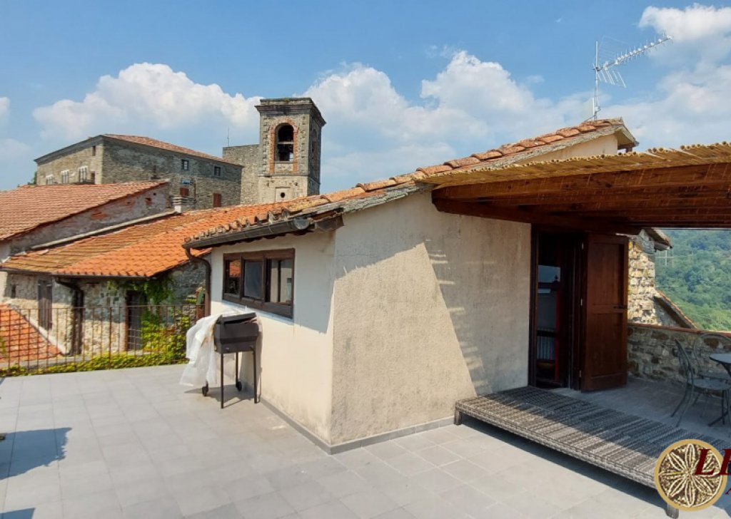 Sale Stonehouses in Historic Center Bagnone - A342 tower house with panoramic views Locality 