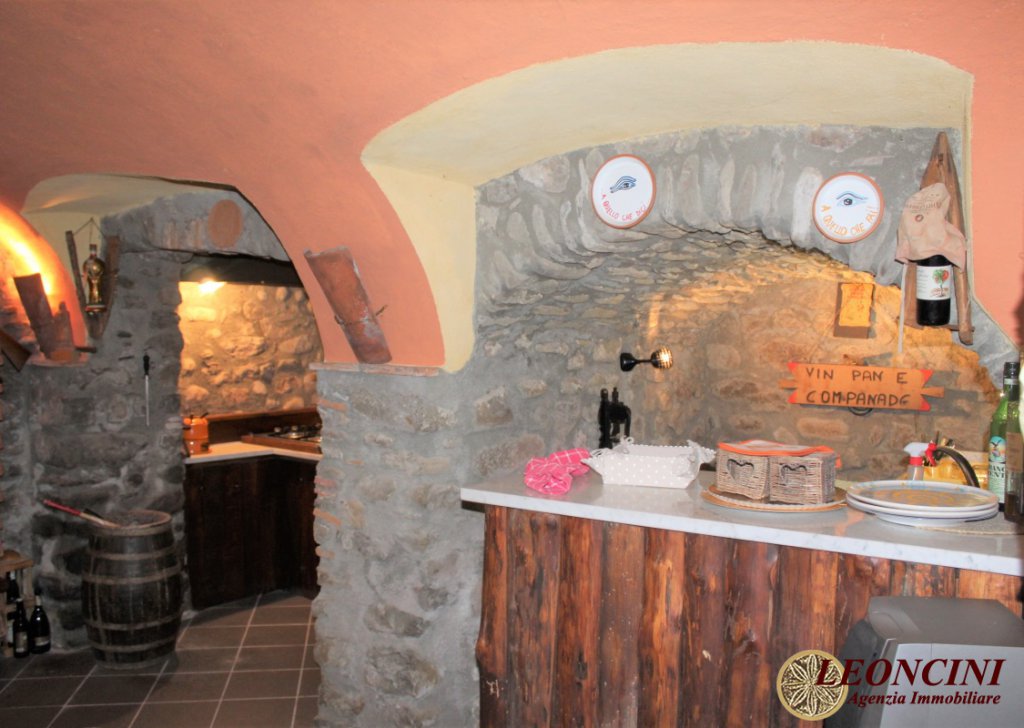 Sale Stonehouses in Historic Center Villafranca in Lunigiana - A483 home in the historic center Locality 
