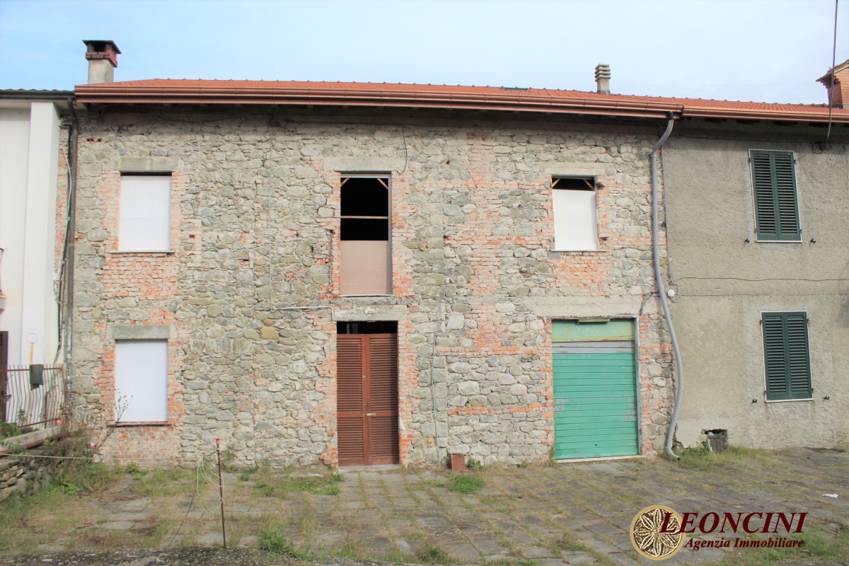 Rustico - Cascina FILATTIERA vendita  Filattiera  Agenzia Immobiliare Leoncini